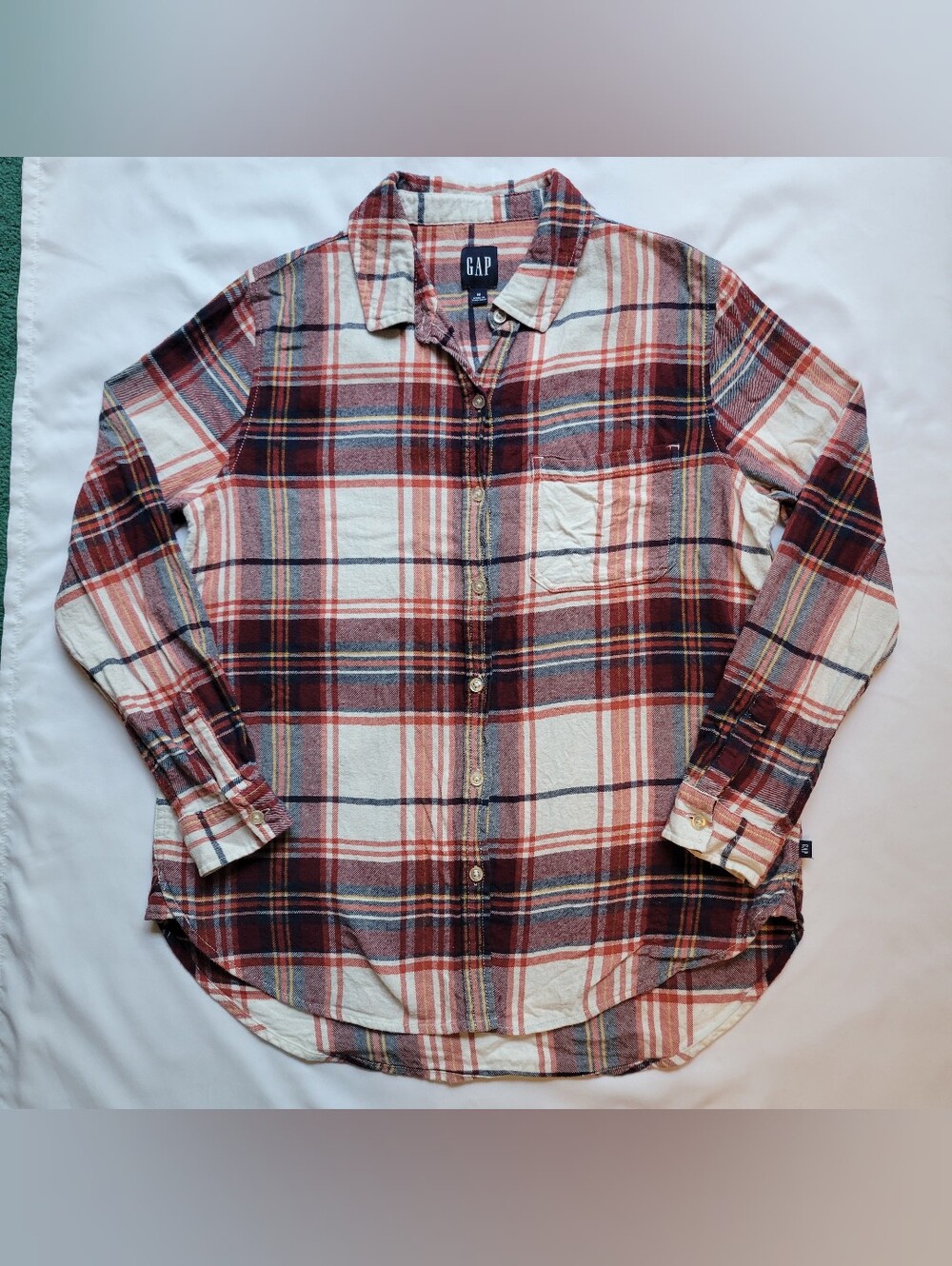 Gap Women's Soft Flannel Plaid Button-Up Shirt Size M Long Sleeve